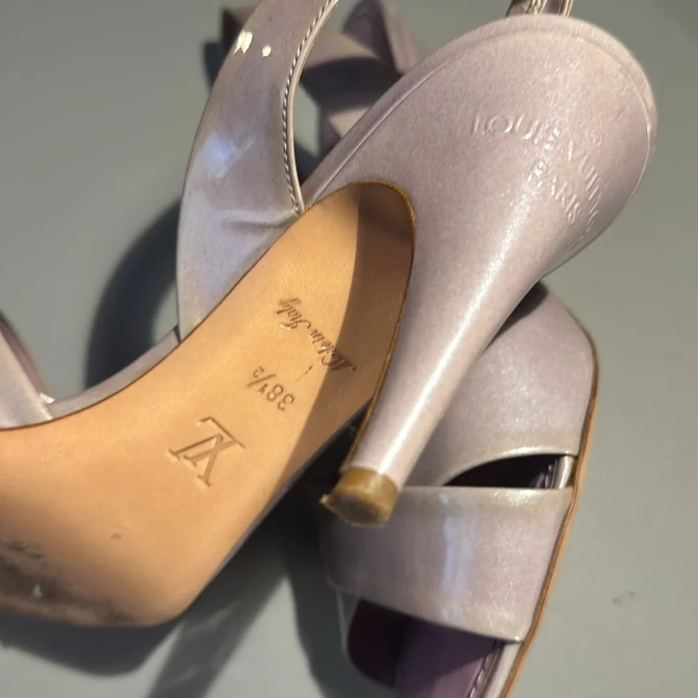 Louis Vuitton strapy heels. Lilac patent leather. size 38 1/2. - Picture 3 of 7